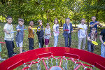 Sportstadtrat Kurt Hohensinner eröffnet die neue Discgolf-Anlage am Rosenhain